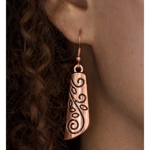 💎 2/$13💎 👗HP👗 Untamed Necklace - Picture 4 of 4